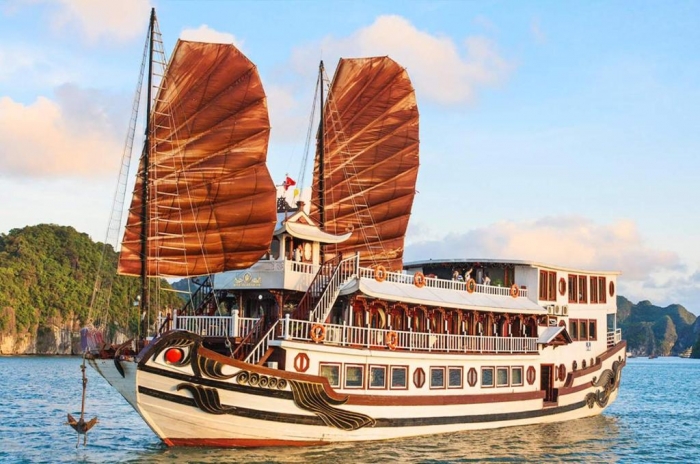 Ha Long bay Majestic Legend cruise