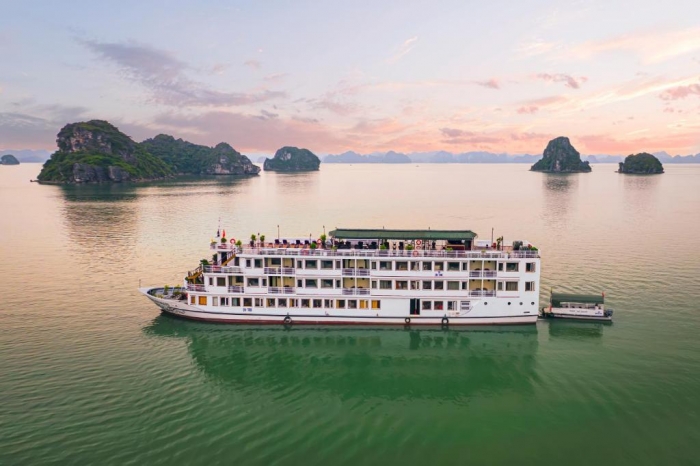 Ha Long Bay 2 Days 1 Night With Amanda Premier  4 star